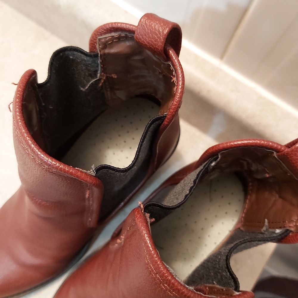 Brown/Burgundy Leather Heeled Booties Size 8.5 - Picture 10 of 14
